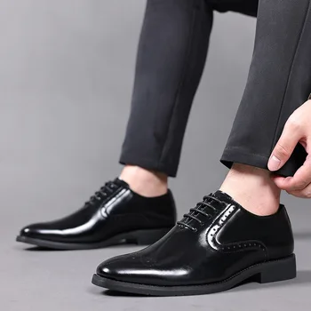 Prabangus dizaineris Juodi smailūs butai Oksfordo Brogue odiniai batai Vyrai Laisvalaikio kepalai Oficiali suknelė Avalynė Zapatos Hombre